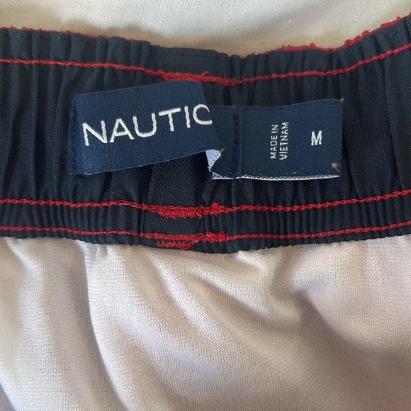 Nautica 8” quick dry sailboat print Swim Trunks shorts size medium maroon blue - Picture 6 of 7